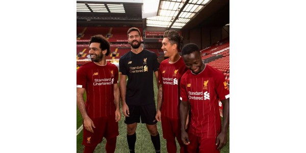 Liverpool lança nova temporada de Camisolas